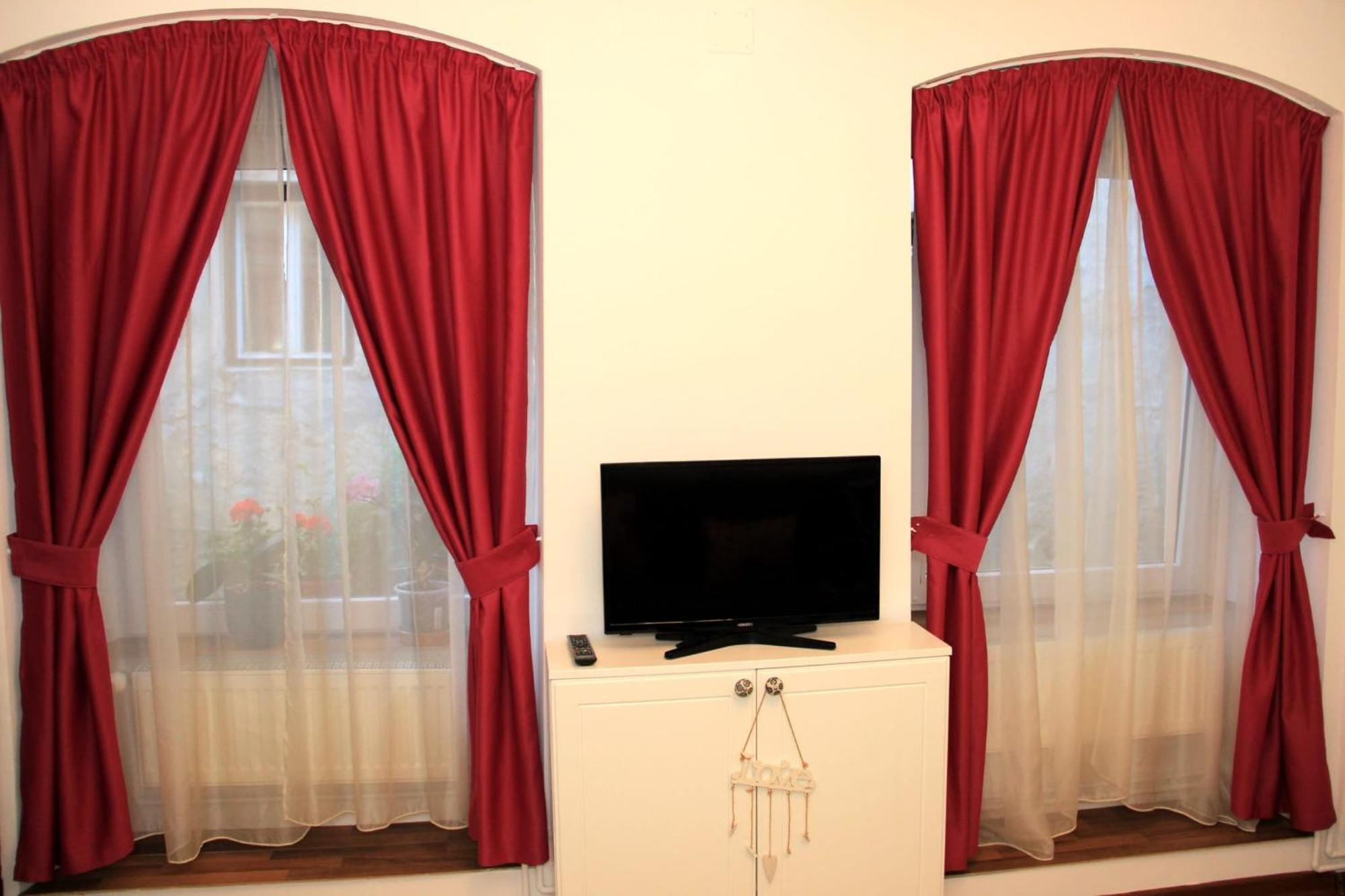 John Residence Apartment Brasov With Parking Option Екстериор снимка