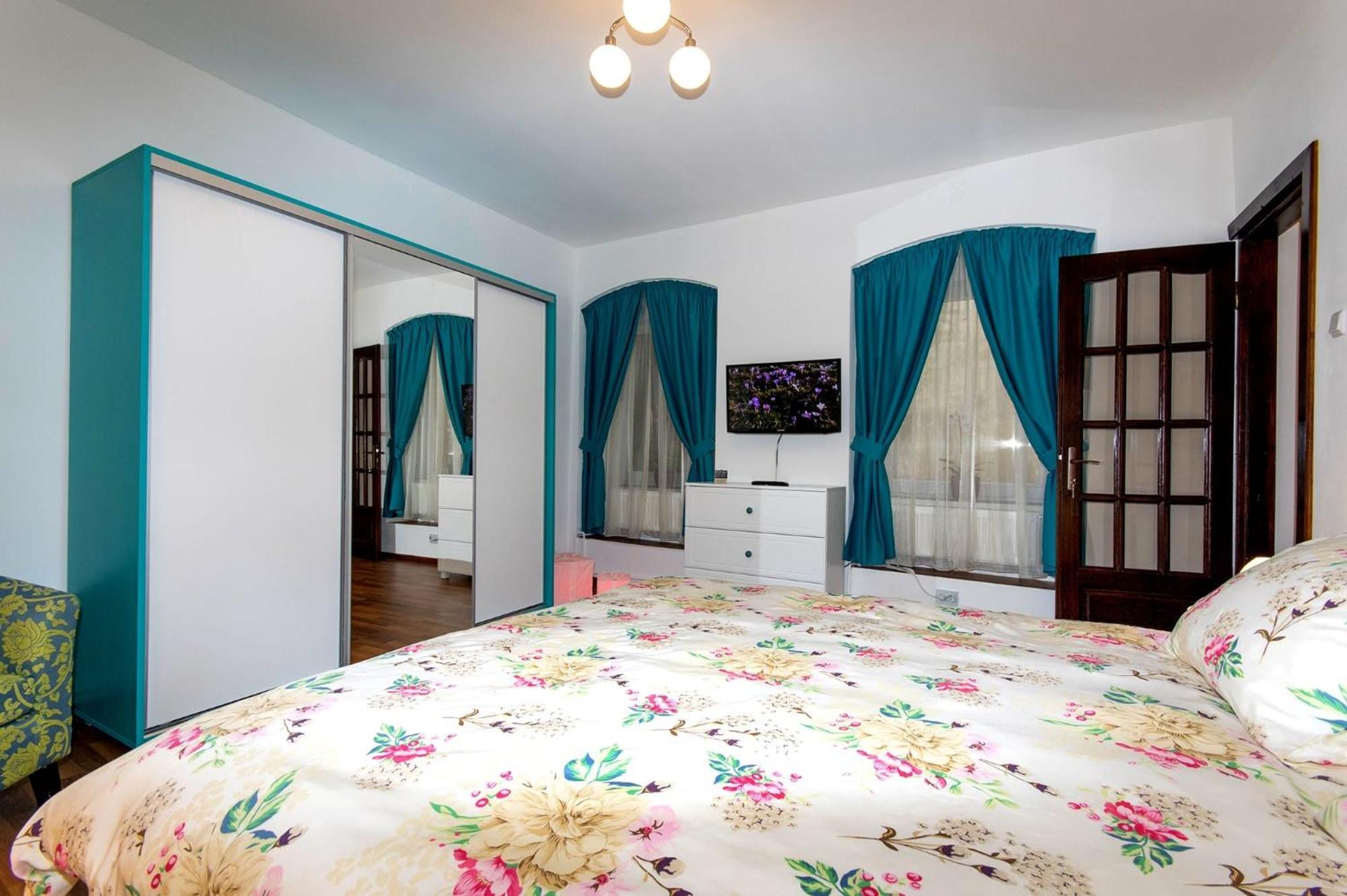 John Residence Apartment Brasov With Parking Option Екстериор снимка