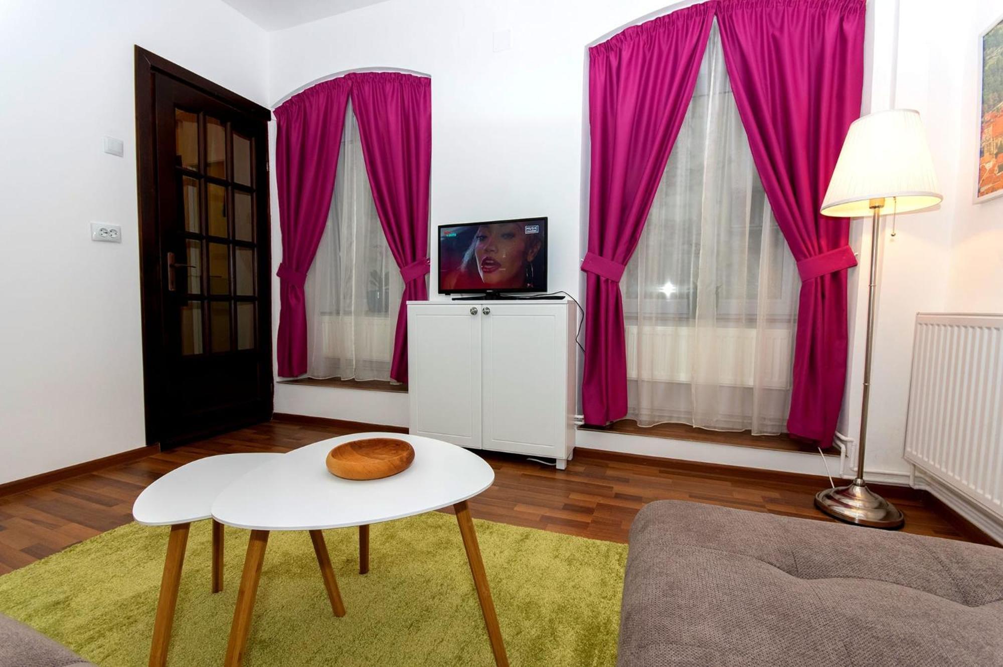John Residence Apartment Brasov With Parking Option Екстериор снимка
