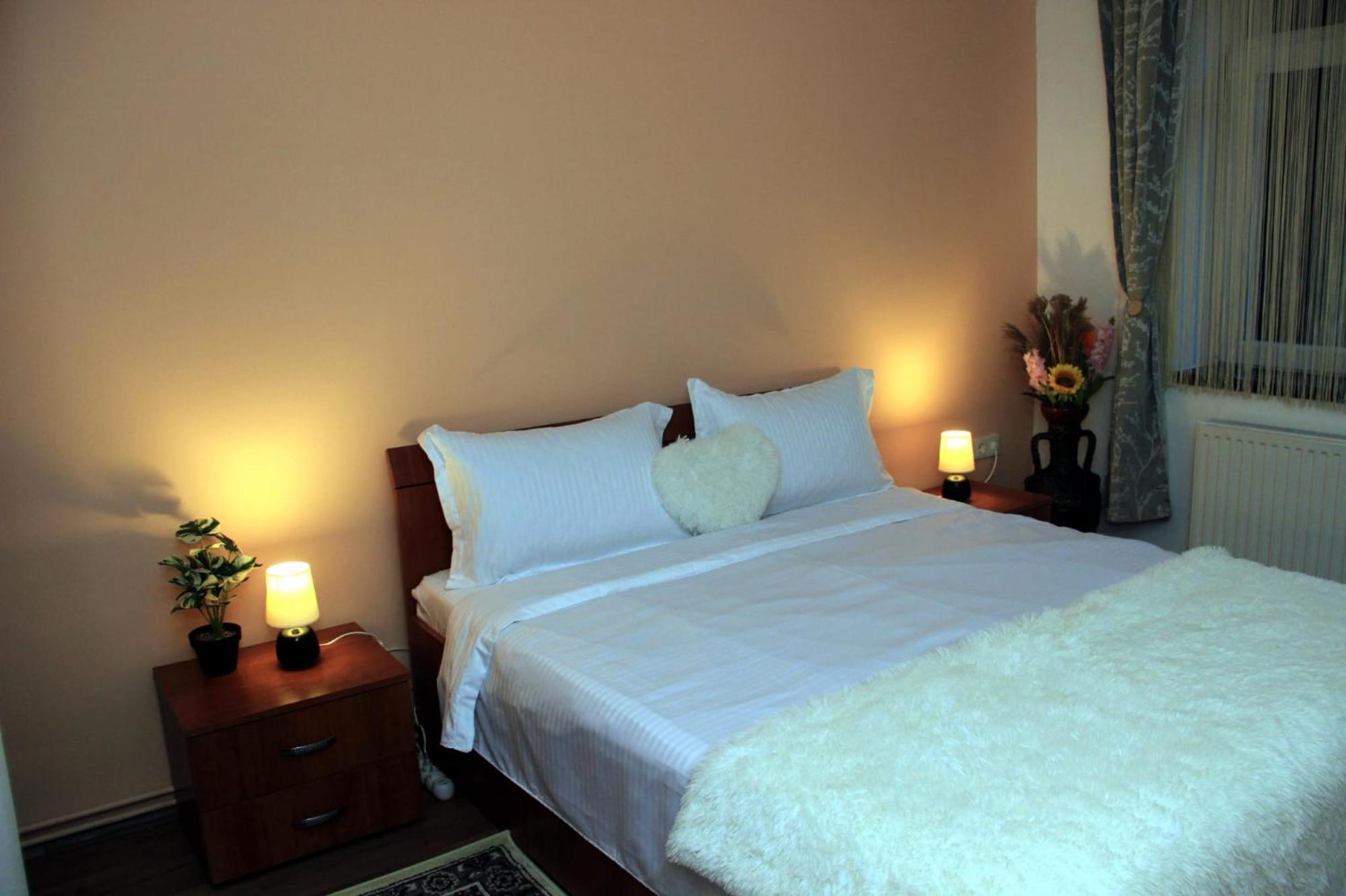 John Residence Apartment Brasov With Parking Option Екстериор снимка
