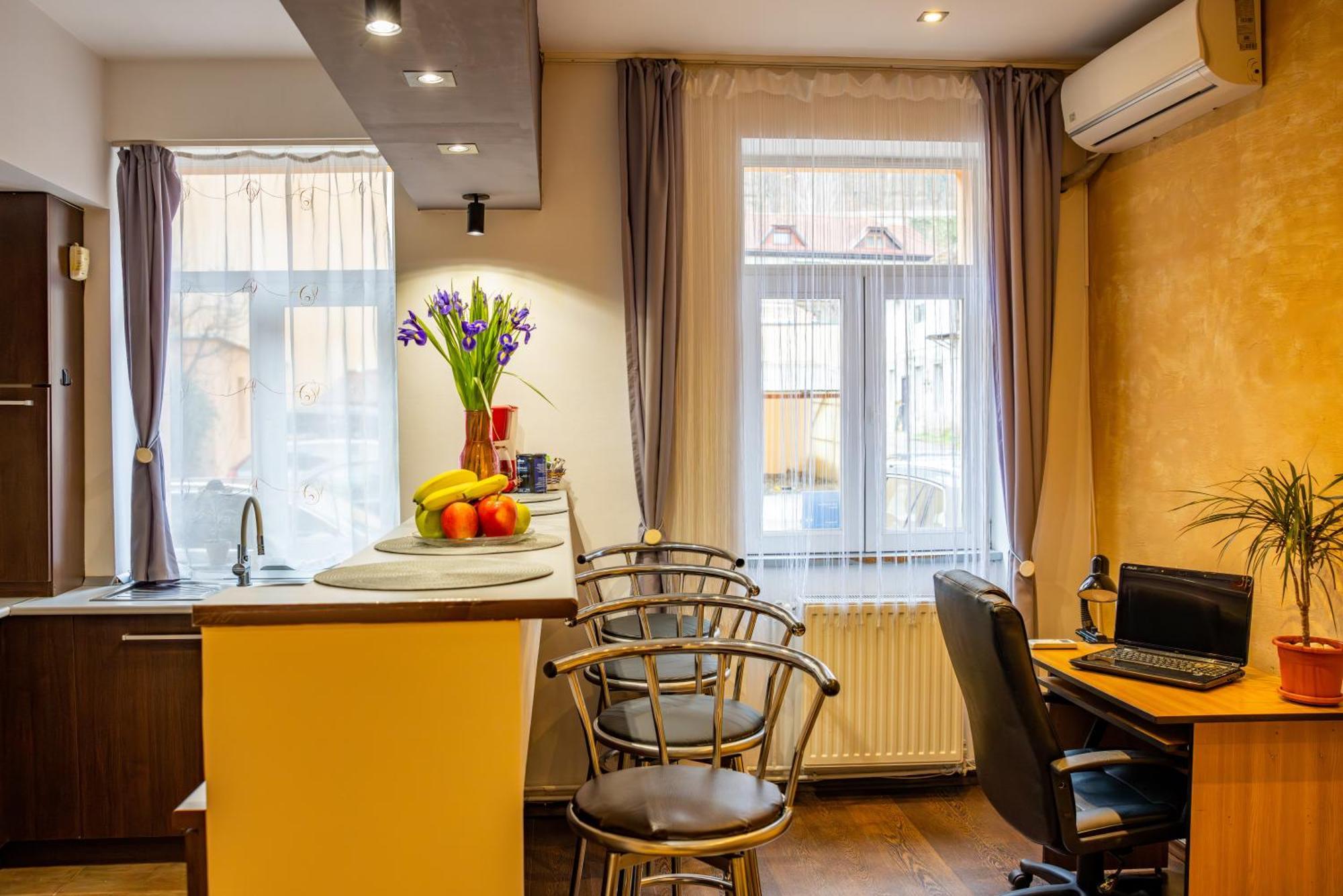 John Residence Apartment Brasov With Parking Option Екстериор снимка