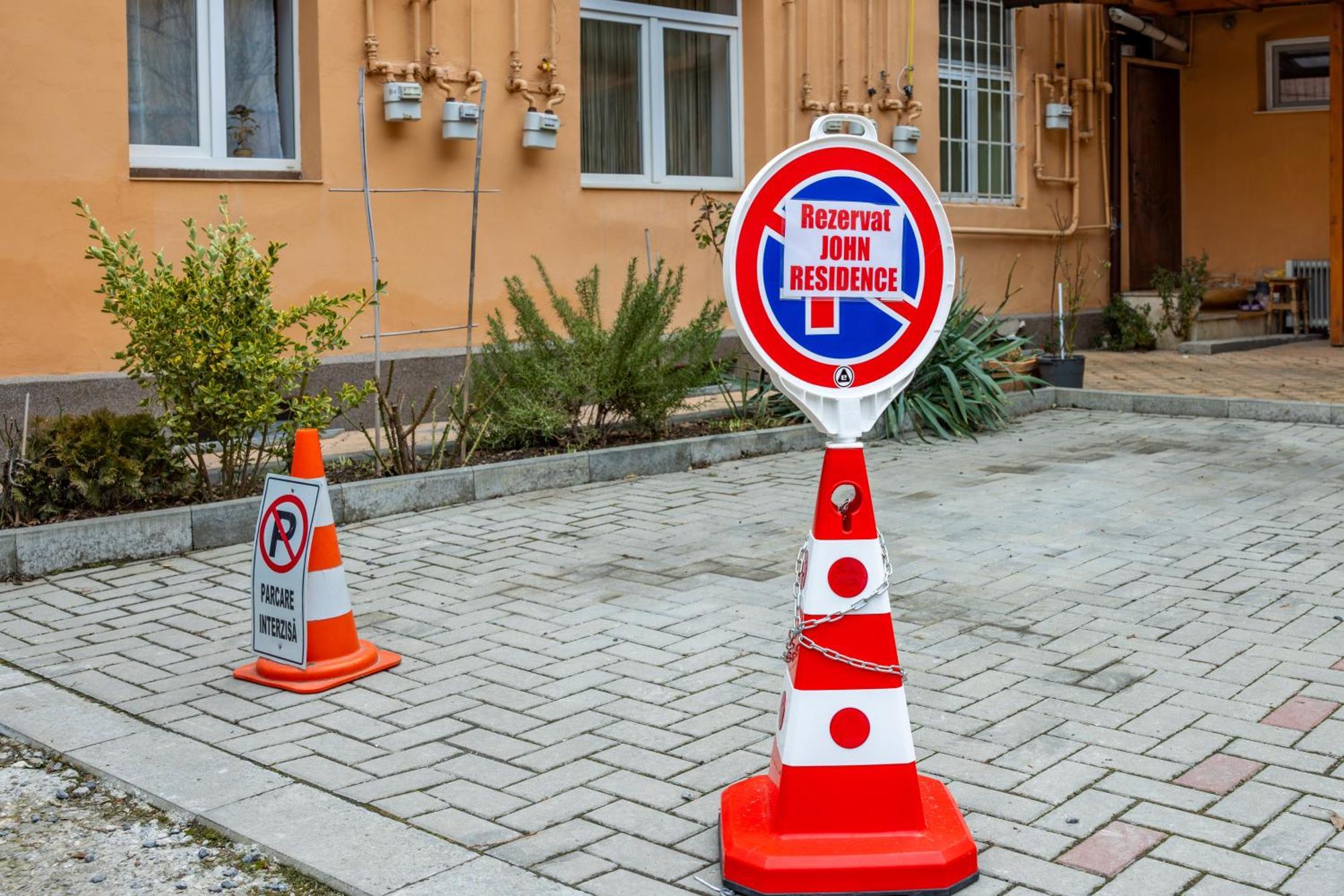 John Residence Apartment Brasov With Parking Option Екстериор снимка